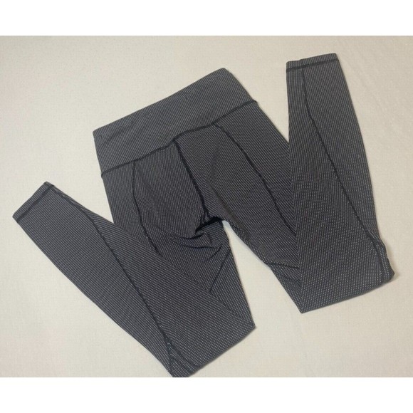 Lululemon Women Run It Out Tight Luxtreme Size 4 Black & White Zipper Pockets - Picture 6 of 7